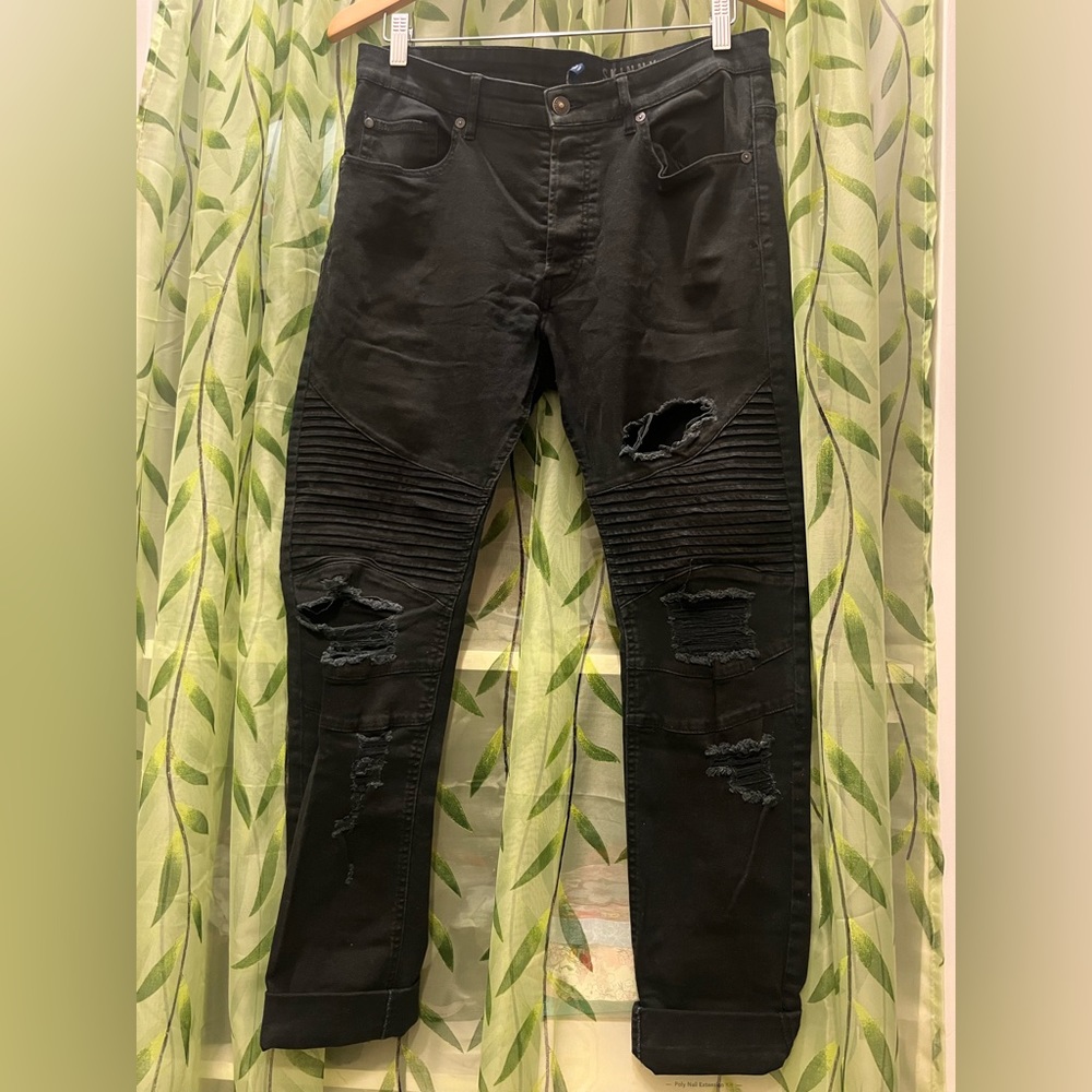 Black Torn Styled Jeans